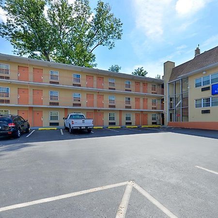 Media Inn & Suites Luaran gambar