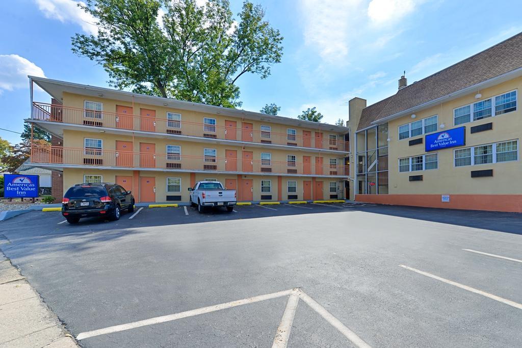 Media Inn & Suites Luaran gambar