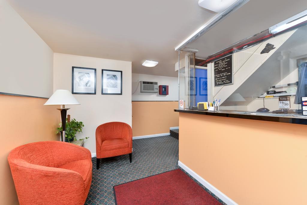 Media Inn & Suites Luaran gambar