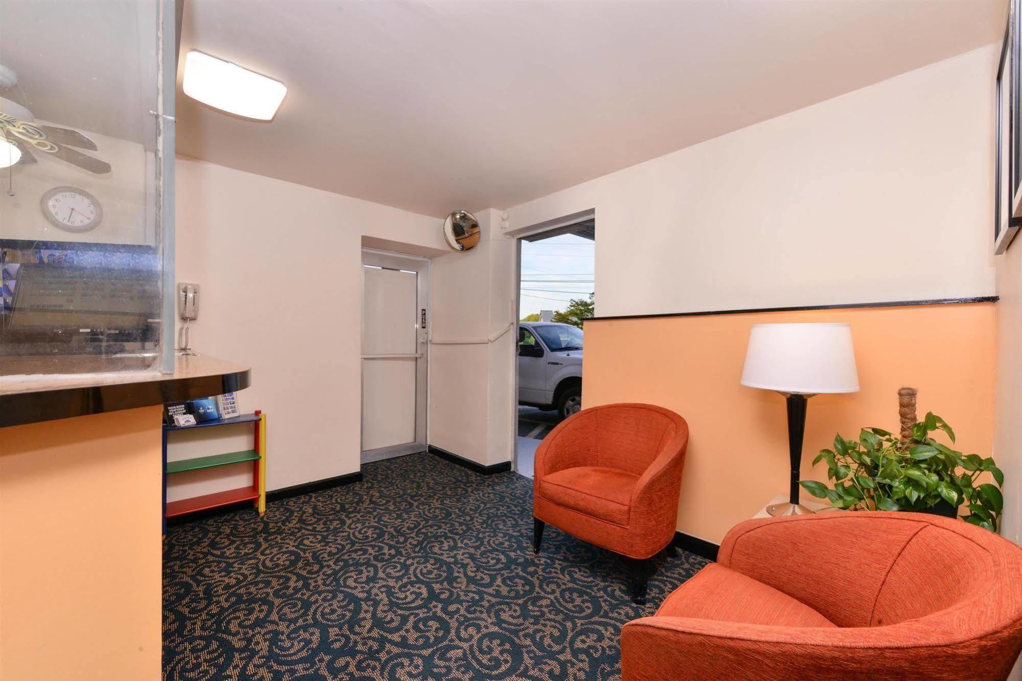 Media Inn & Suites Luaran gambar