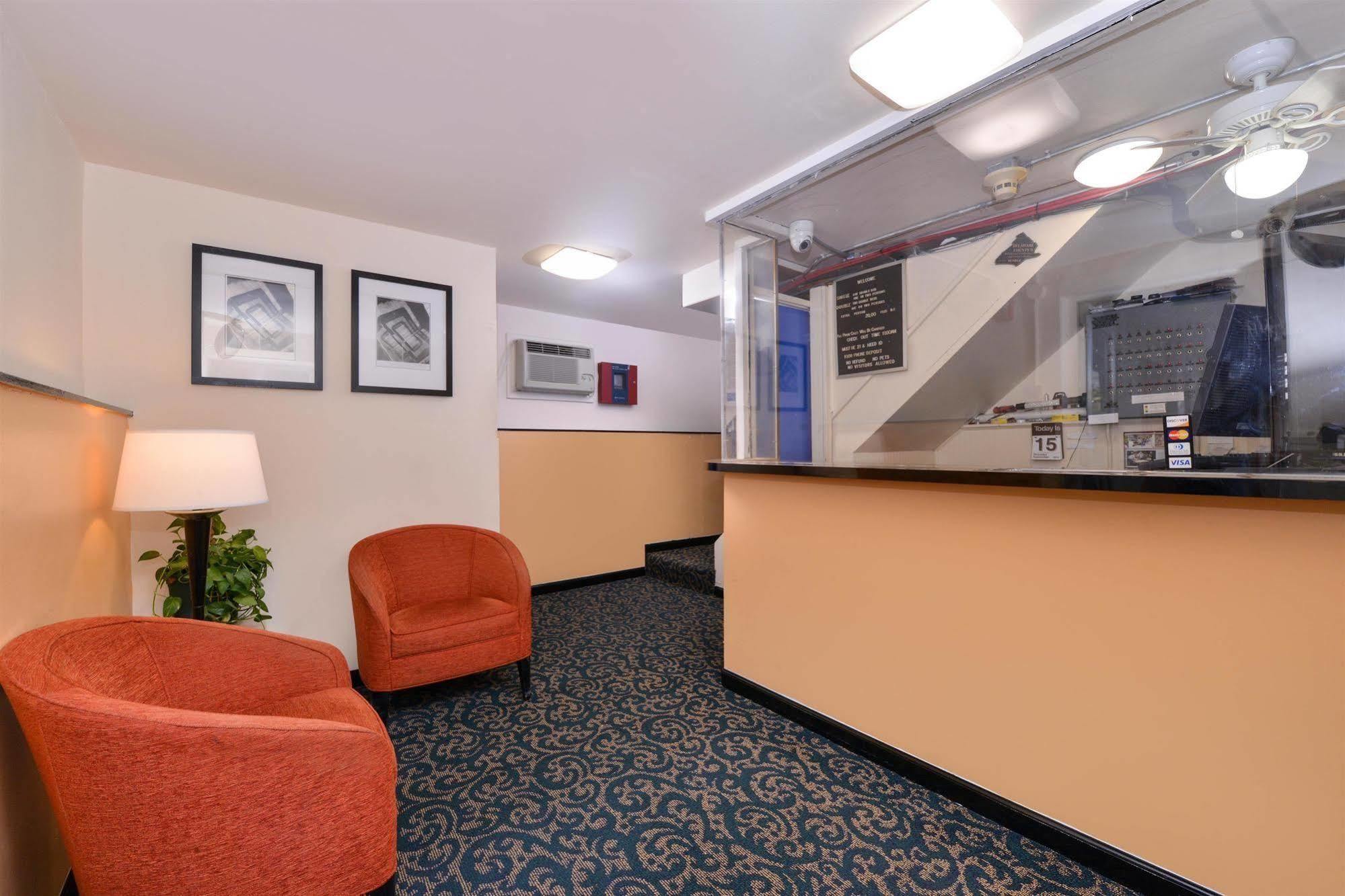 Media Inn & Suites Luaran gambar